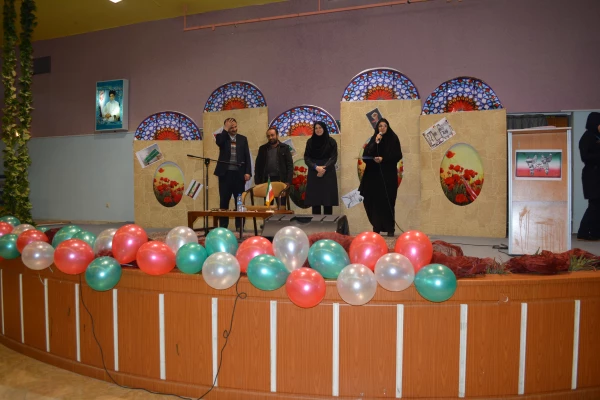 برگزاری مراسم جشن انقلاب در پردیس حضرت فاطمه زهرا (س)