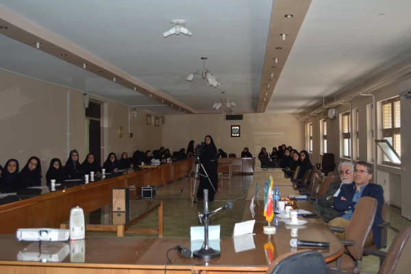 نمایش و نقد آثار برگزیده جشنواره فیلم رشد در دانشگاه فرهنگیان پردیس فاطمه زهرا(س)