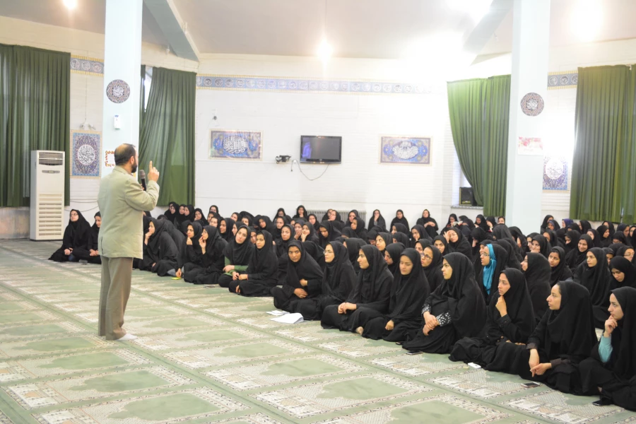 مراسم ضیافت افطار در پردیس فاطمه زهرا (س)