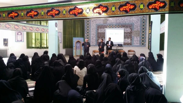 حضور آقای سرگزی معاون محترم فرهنگ آموزش و پژوهش ستاد اقامه نماز کشور و آقای جدیدی دبیر ستاد اقامه نماز استان اصفهان در جمع دانشجومعلمان پردیس فاطمه زهرا (س)