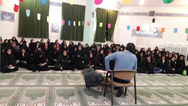 آغاز دوره "راه و رسم عاشقی" با حضور آقای دکتر سید مهدی میرهادی در پردیس فاطمه الزهرا(س)