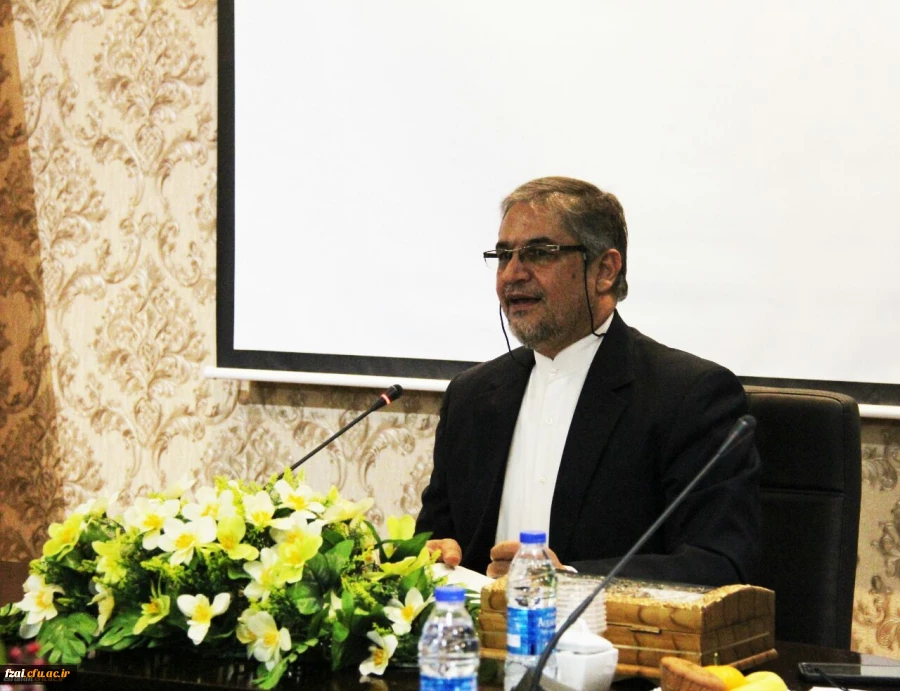 برگزاری کرسی یونسکو با عنوان ( معلمان به مثابه یادگیرندگان مادام العمر ) در دانشگاه فرهنگیان اصفهان