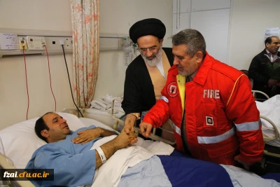 عیادت نماینده رهبر انقلاب از آتشنشانان مصدوم حادثه ساختمان پلاسکو