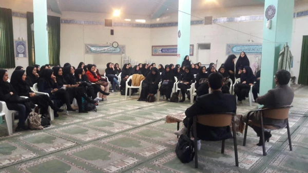 برگزاری کرسی آزاد اندیشی با موضوع دوستی قبل از ازدواج آری یا خیر