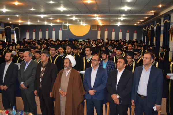 برگزاری جشن فارغ التحصیلی اولین گروه از دانش آموختگان دانشگاه فرهنگیان اصفهان در تاریخ 19 اسفند سال 1395 به روایت تصویر