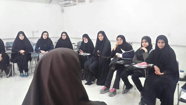 نشست صمیمی سرپرست پردیس فاطمه زهرا (س) دکتر میرحیدری با کلیه اعضای شورای صنفی و کلیه نمایندگان آموزشی