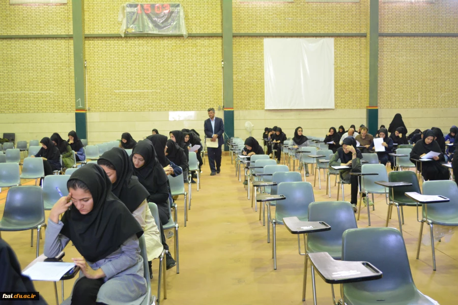 بازدید سرپرست مدیریت امور پردیس های استان اصفهان از جلسه امتحانات پردیس فاطمه زهرا (س)