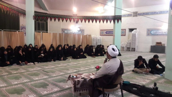 برگزاری مراسم عزاداری به مناسبت ایام شهادت امام حسین (ع) در پردیس فاطمه زهرا (س) اصفهان