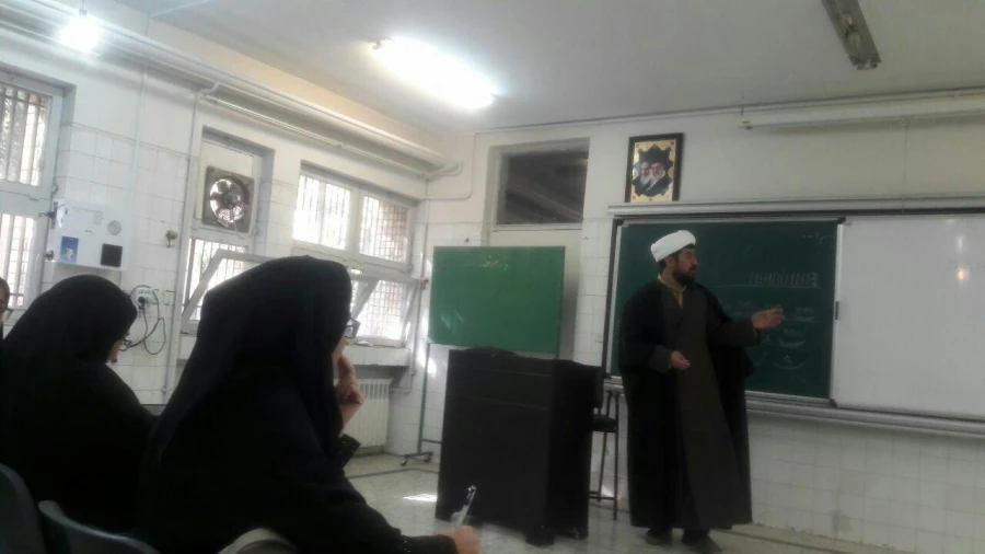 حضور دانشجومعلمان در برنامه های ساعت فرهنگی. پردیس فاطمه زهرا(س) اصفهان.