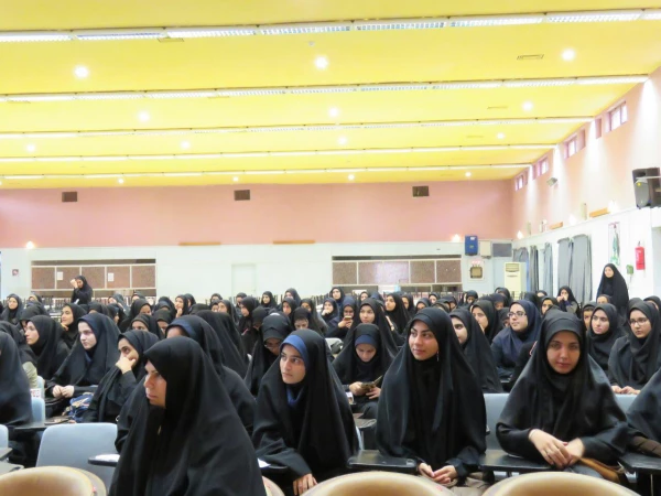 نشست صمیمی دانشجویان ورودی 95 و 96 با مسئولان حراست اداره کل آموزش و پرورش ، مدیریت استان و پردیس فاطمه زهرا (س) اول آبان ماه 96