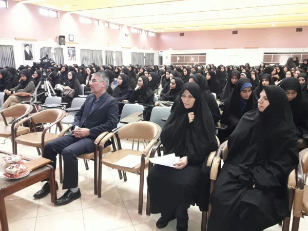 نشست صمیمی دانشجویان ورودی 95 و 96 با مسئولان حراست اداره کل آموزش و پرورش ، مدیریت استان و پردیس فاطمه زهرا (س) اول آبان ماه 96