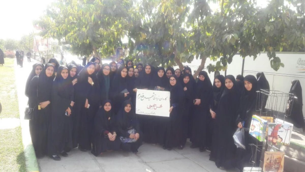 زیارت مزار "شهید محسن حججی" توسط جمعی از دانشجومعلمان و مسئولان پردیس فاطمه زهرا (س) اصفهان