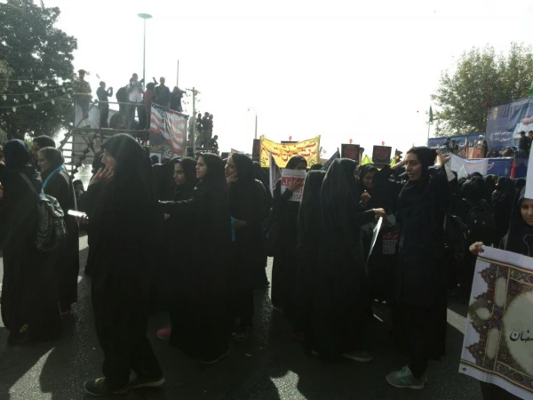 حضور دانشجومعلمان پردیس فاطمه زهرا (س) در راهپیمایی 13 آبان