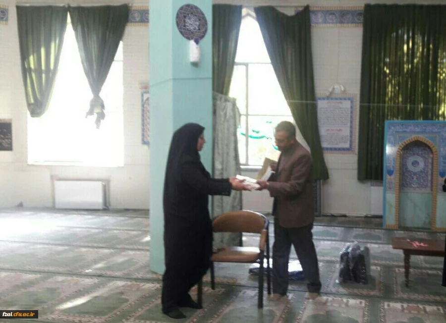 جلسه نقد و تحلیل کتاب گلستان یازدهم