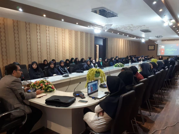 نشست تخصصی نقد و بررسی فیلم سینمایی فروشنده