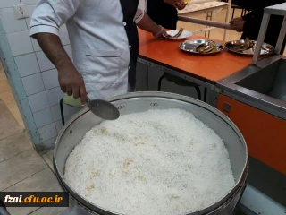 با توجه به سال حمایت از کالای ایرانی پخت برنج ایرانی در آشپزخانه پردیس فاطمه زهرا (س) آغاز شد.