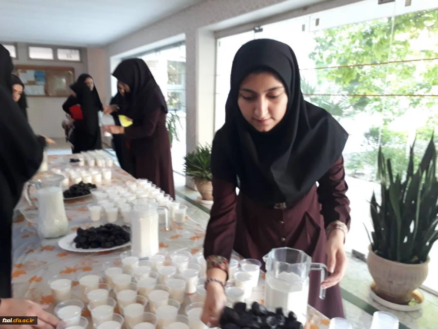 پذیرایی سالم از دانشجویان به مناسبت روز سلامت