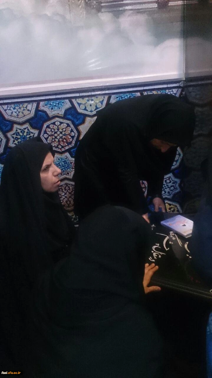 حضور سرپرست پردیس فاطمه زهرا (س)  بر سر مزار شهید محسن حججی در نجف آباد