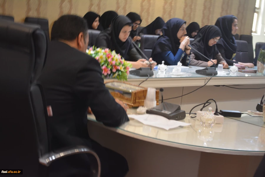 ارزیابی مطلوبیت دانشگاه از منظر دانشجو یان پردیس فاطمه زهرا (س) اصفهان هم اکنون