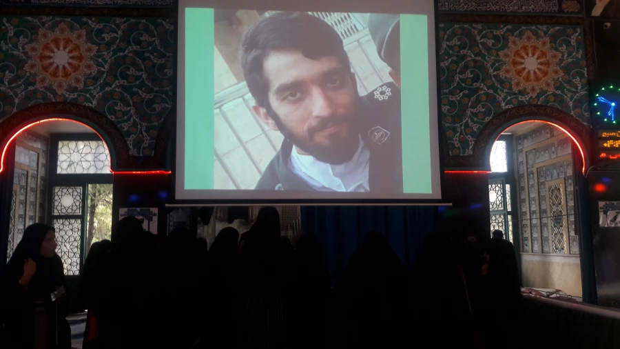 زیارت مزار شهید حججی توسط جمعی از دانشجو  معلمان پردیس فاطمه الزهرا(س) اصفهان