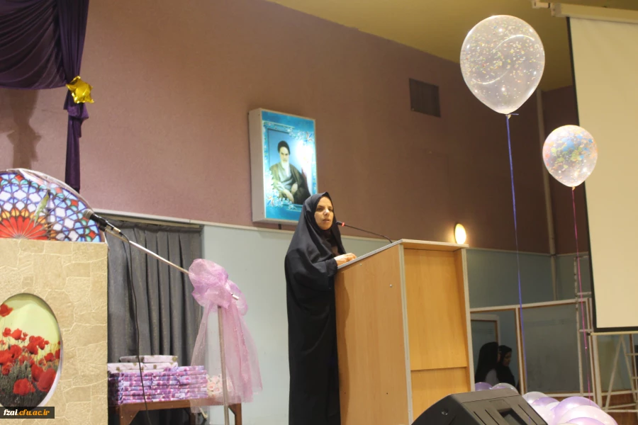 فضا سازی و برگزاری جشن هفته خوابگاه در پردیس فاطمه زهرا (س) اصفهان . همراه با سخنرانی مسوولین ، تقدیرازدانشجویان  فعال، تقدیرازاتاق برتروجمعی ازکارکنان با محوریت شعار امسال حمایت از کالای ایرانب