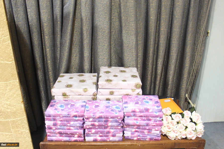 فضا سازی و برگزاری جشن هفته خوابگاه در پردیس فاطمه زهرا (س) اصفهان . همراه با سخنرانی مسوولین ، تقدیرازدانشجویان  فعال، تقدیرازاتاق برتروجمعی ازکارکنان با محوریت شعار امسال حمایت از کالای ایرانی