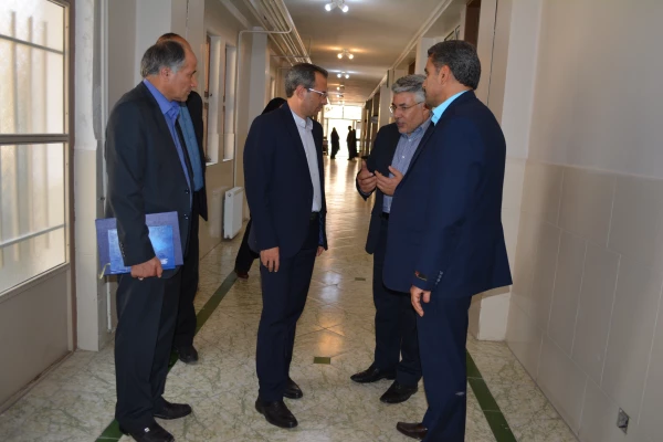 بازدید دکتر طاهری نیا سرپرست معاونت پژوهشی و فناوری از روند مصاحبه استخدامی مستخدمان آموزش و پرورش در پردیس فاطمه زهرا (س)