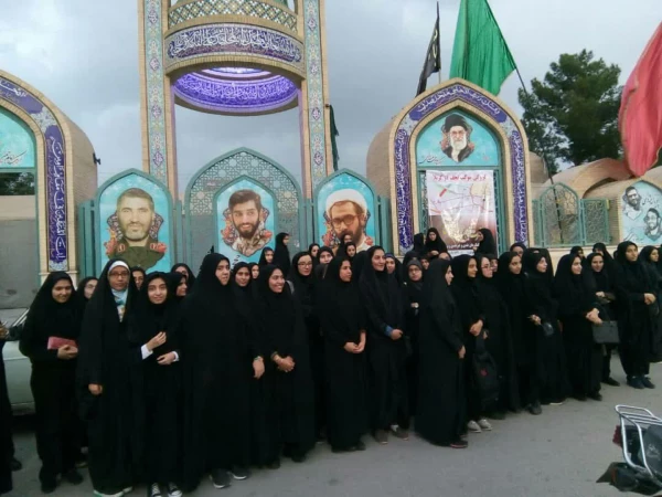 زیارت مزار "شهید محسن حججی" توسط جمعی از دانشجومعلمان پردیس فاطمه زهرا (س) اصفهان