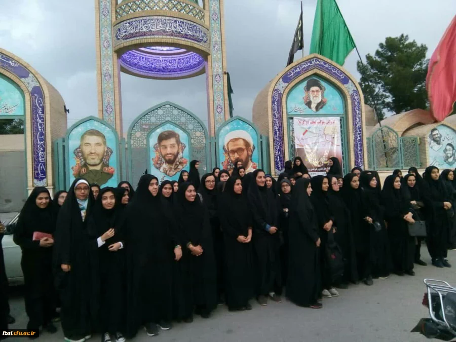 زیارت مزار "شهید محسن حججی" توسط جمعی از دانشجومعلمان پردیس فاطمه زهرا (س) اصفهان