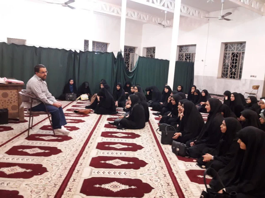 زیارت مزار "شهید محسن حججی" توسط جمعی از دانشجومعلمان پردیس فاطمه زهرا (س) اصفهان