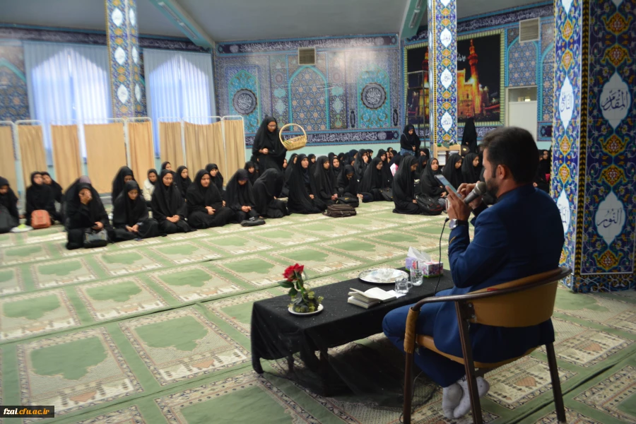 هم زمان با اربعین حسینی مراسم پرفیض زیارت عاشورا ومرثیه سرایی درپردیس فاطمه زهرا (س)  برگزار گردید.