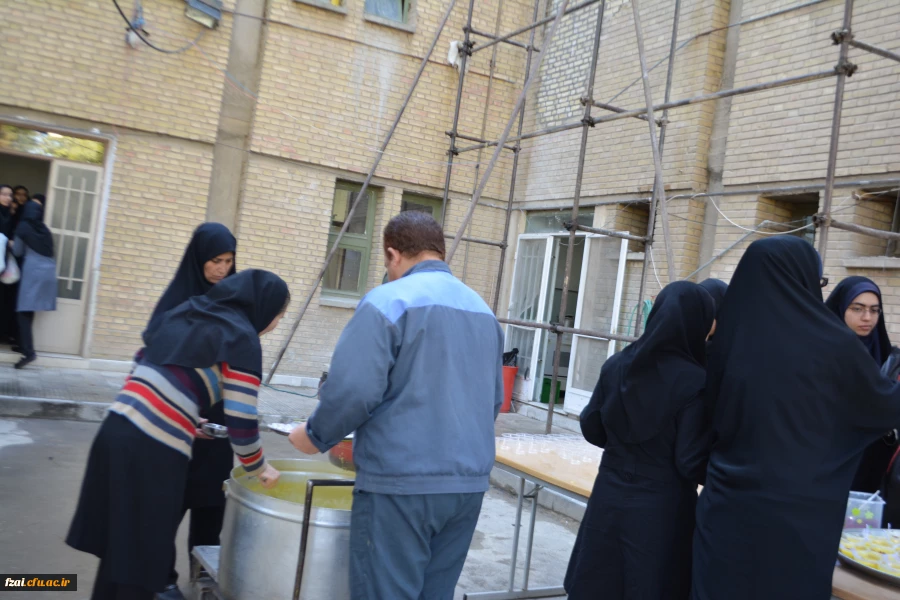 پخت و توزیع شله زرد نذری به مناسبت نهم ربیع الاول سالروز آغاز ولایت و امامت حضرت مهدی(عج)