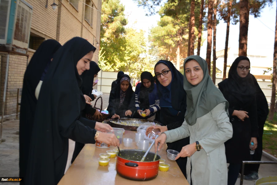 پخت و توزیع شله زرد نذری به مناسبت نهم ربیع الاول سالروز آغاز ولایت و امامت حضرت مهدی(عج)