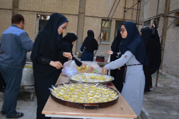پخت و توزیع شله زرد نذری به مناسبت نهم ربیع الاول سالروز آغاز ولایت و امامت حضرت مهدی(عج)