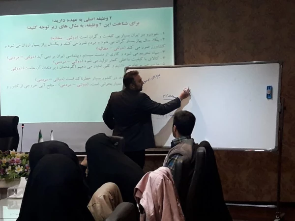 برگزاری جلسه سخنرانی با حضور معاون علم و سازندگی ناحیه ی بسیج دانشجویی استان اصفهان به مناسبت 9 دی ماه