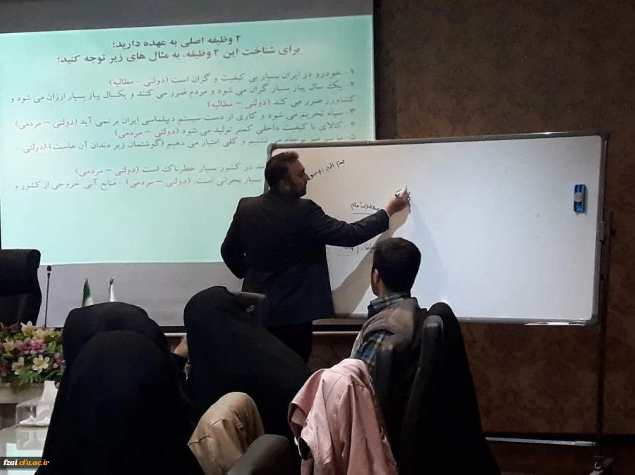 برگزاری جلسه سخنرانی با حضور معاون علم و سازندگی ناحیه ی بسیج دانشجویی استان اصفهان به مناسبت 9 دی ماه