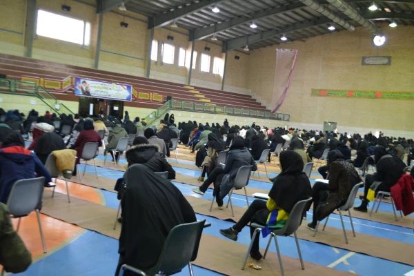 شرکت دانشجویان پردیس فاطمه زهرا (س)  در امتحانات ترم جاری