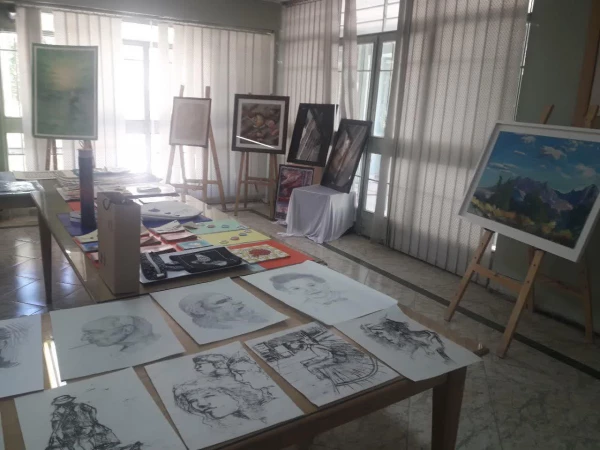 برپایی نمایشگاه آثار هنری 