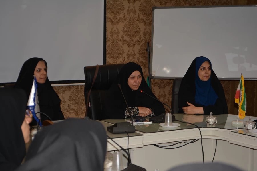 دیدار صمیمی دکتر احمدی مشاور رییس دانشگاه فرهنگیان در امور بانوان با دانشجویان پردیس فاطمه زهرا (س) اصفهان