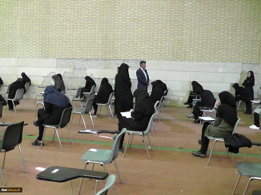 سرپرست مدیریت امور پردیس های استان اصفهان  از روند برگزاری امتحانات پایان ترم بازدید کرد.