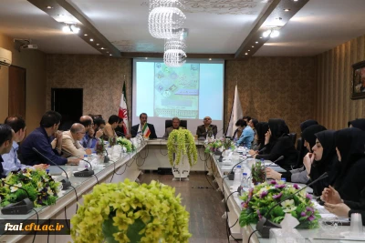 در حاشیه جشنواره فرهنگی دانشجو معلمان در دانشگاه فرهنگیان اصفهان صورت گرفت:
نشست مدیر کل و مسئولین حوزه فرهنگی دانشگاه با کارشناسان فرهنگی و اجتماعی