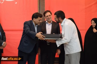 دکتر محمدی در مراسم اختتامیه جشنواره هنری اصفهان :
ماموریت اصلی دانشگاه فرهنگیان تربیت معلم مهارتی است که نقش هنر در این ماموریت، مهم و اساسی است.