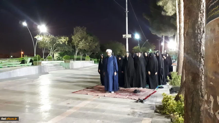 زیارت و غباروبی مزار شهدا توسط جمعی از دانشجومعلمان پردیس فاطمه زهرا (س) اصفهان