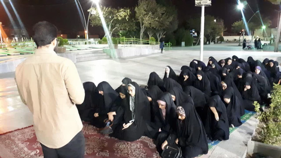 زیارت و غباروبی مزار شهدا توسط جمعی از دانشجومعلمان پردیس فاطمه زهرا (س) اصفهان