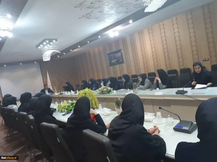 جلسه پرسش و پاسخ  با معاونت امور دانشجویی پردیس فاطمه زهرا(س) 