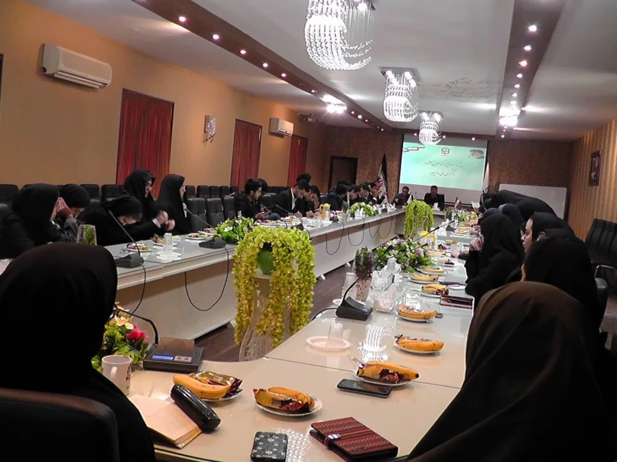 دیدار دکتر عروف زاد مدیریت امور پردیس های استان اصفهان با دبیران کانون های فرهنگی -اجتماعی و دبیران انجمن های علمی پردیس ها و مراکز