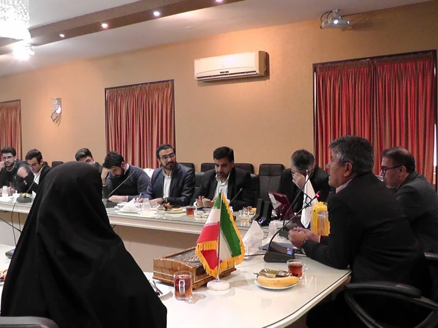 دیدار دکتر عروف زاد مدیریت امور پردیس های استان اصفهان با دبیران کانون های فرهنگی -اجتماعی و دبیران انجمن های علمی پردیس ها و مراکز