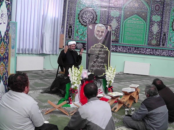 مراسم بزرگداشت شهادت حضرت زهرا و گرامیداشت شهید قاسم سلیمانی در پردیس فاطمه زهرا (س) اصفهان