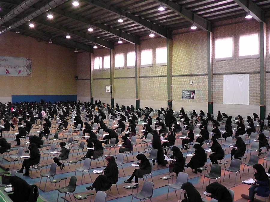 امتحانات پایان ترم نیم سال اول تحصیلی در دانشگاه فرهنگیان پردیس فاطمه زهرا (س) اصفهان در حال برگزاری است.