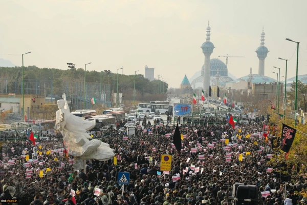 نصف جهان در سوگِ سردار عشق